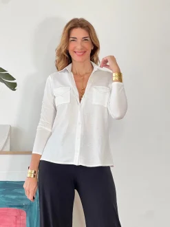 Camisa de Viscosa Blanca – Elegancia y Comodidad Todo el Día