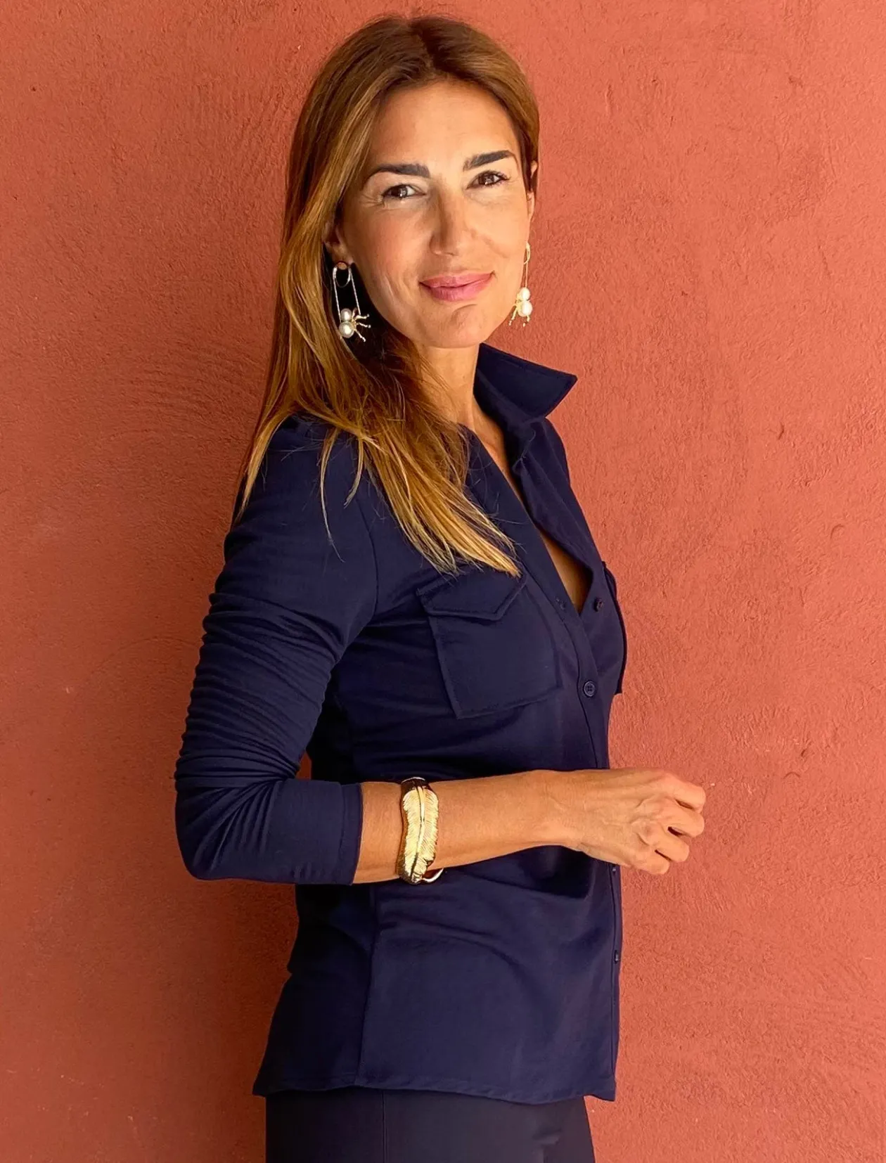 Camisa de Viscosa Marino – Elegancia y Confort