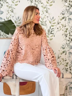 Cuerpo Superdivino de encaje maquillaje