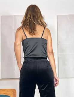 TOP LENCERO SUAVE Y CHIC NEGRO
