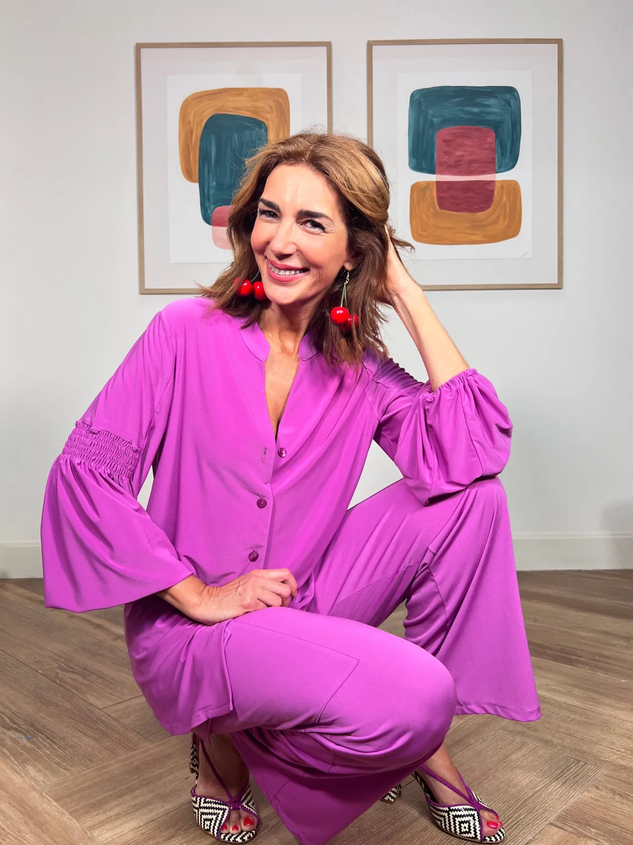Total look camisa ideal con pantalón cargo